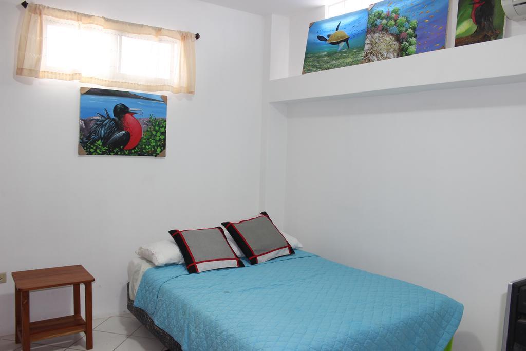 The Island Home Puerto Ayora  Exterior photo