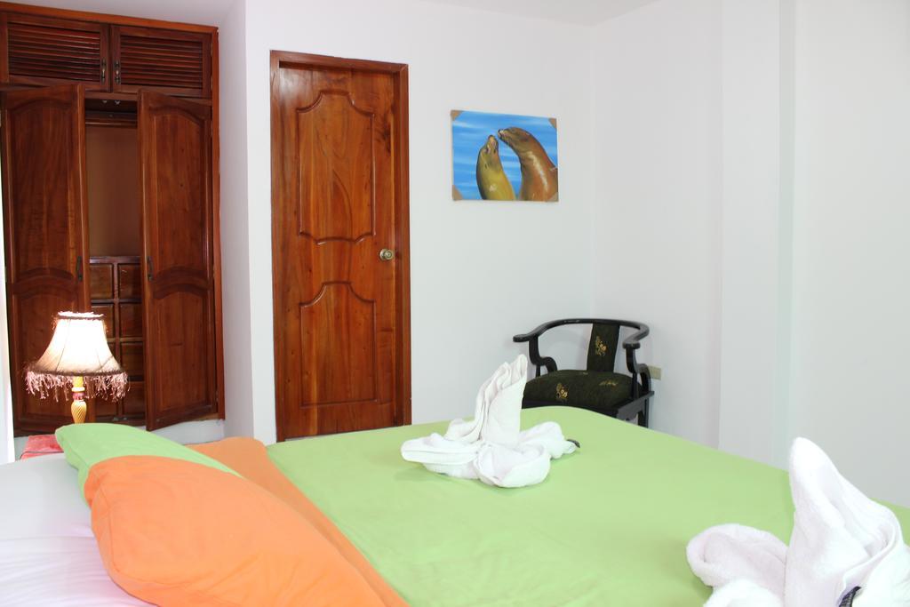The Island Home Puerto Ayora  Exterior photo