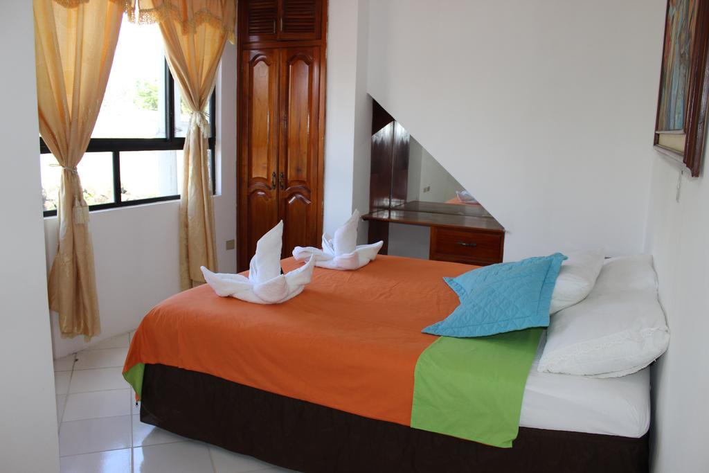 The Island Home Puerto Ayora  Exterior photo