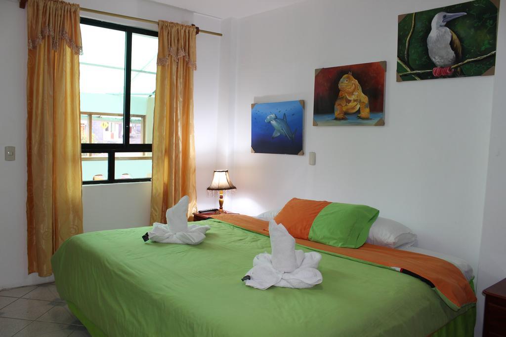 The Island Home Puerto Ayora  Exterior photo