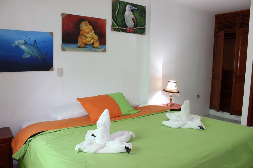 The Island Home Puerto Ayora  Exterior photo