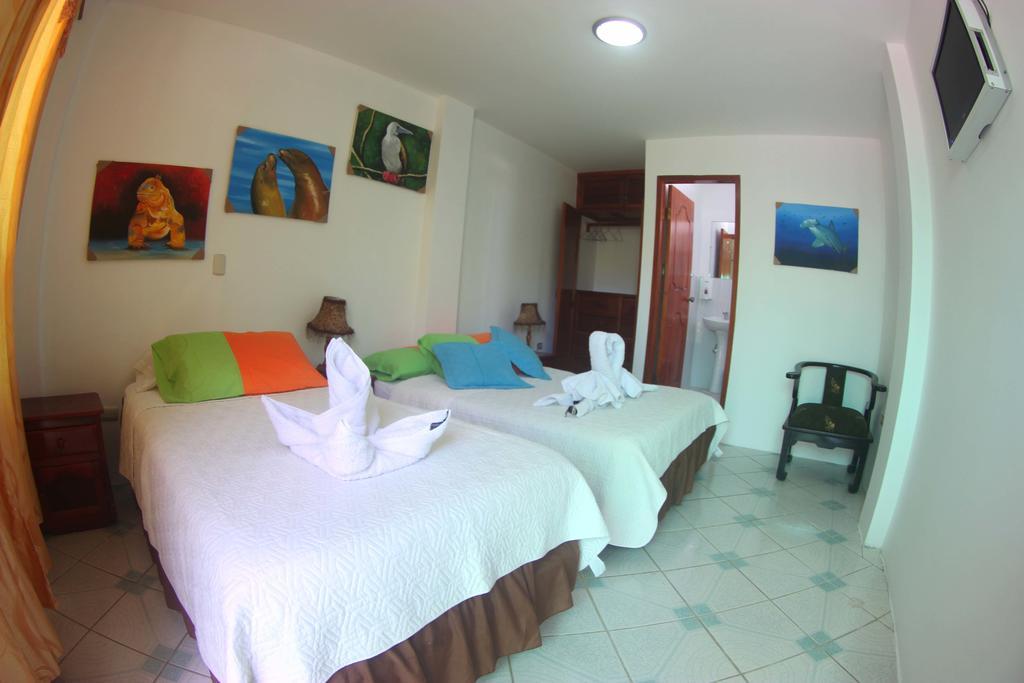 The Island Home Puerto Ayora  Exterior photo