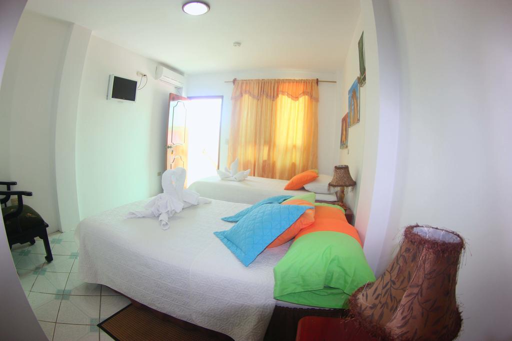The Island Home Puerto Ayora  Exterior photo