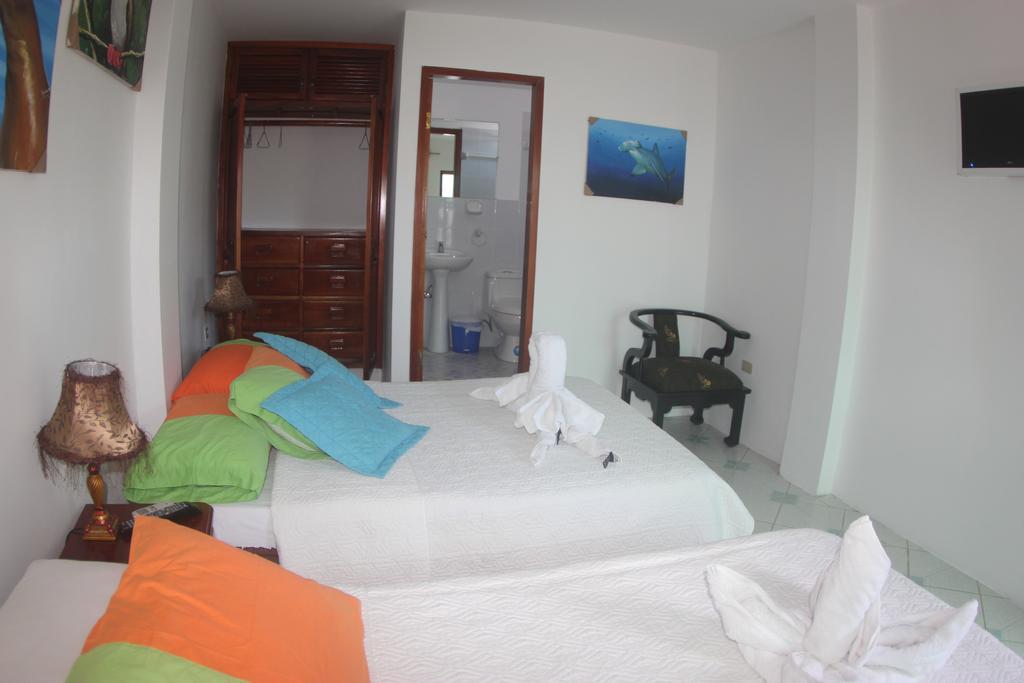 The Island Home Puerto Ayora  Exterior photo