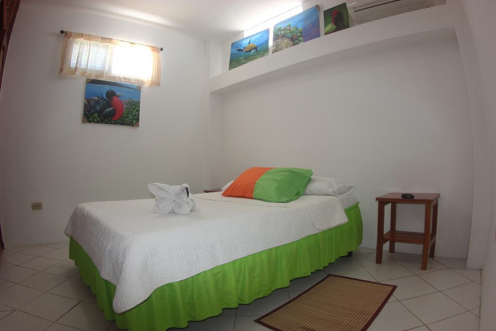 The Island Home Puerto Ayora  Exterior photo